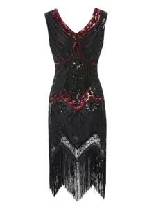 Stunning 1920s vintage sequined beaded V-neck dress with stylish fringe hem for party.