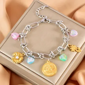 Bracciale con ciondoli bicolore in acciaio inossidabile con cuori colorati e pendenti floreali.
