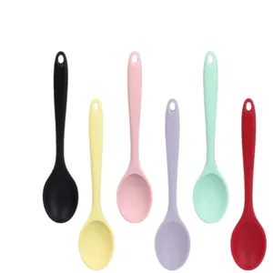 Ensemble de cuillères de cuisine en silicone coloré pour cuisiner et servir, avec un trou.