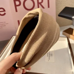 Winter knitted wide headband solid color chic hair hoop comfortable stylish hair accessory for women