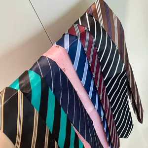 Corbata a rayas estilo universitario para mujer, diseño de nicho coreano accesorio de uniforme.