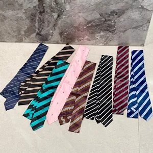 Corbata a rayas estilo preppy para mujer, diseño coreano, ideal para camisa de uniforme y moda.