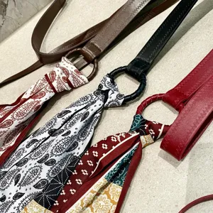 Ceinture en Cuir Rétro pour Femmes avec Écharpe Paisley Style Punk Chaîne de Taille Décorative Ceinture Multi-Port pour Jeans