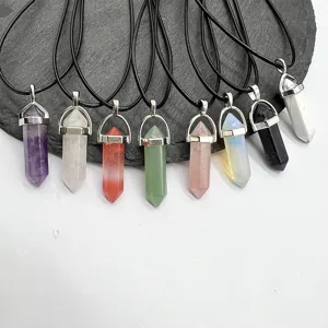 Collana con Pendente a Colonna Esagonale in Pietra Naturale Cristallo Cordino Nero.