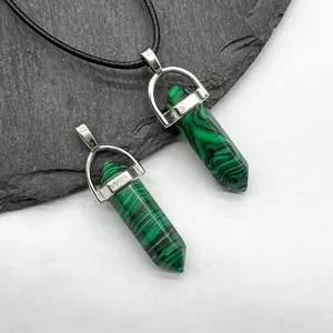 ciondolo collana a pilastro esagonale in cristallo di pietra naturale, agata verde.