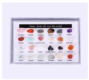 Detailansicht der sortierten 24 Stücke natürliche Mineral Kristall Edelstein Box.