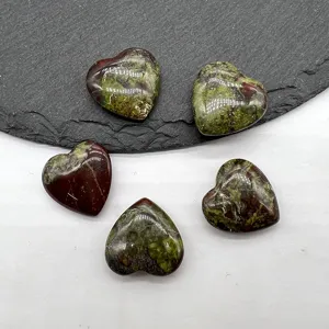 Natural crystal stone heart shaped pocket stones healing palm crystal gemstone ornaments