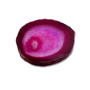 Vista dettagliata di un sottobicchiere in agata naturale magenta, ideale per caffè e decorazioni.