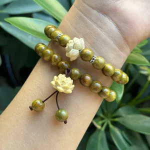 Bracelet en perles de lotus en bois de santal vert bijou spirituel vintage pour homme et femme