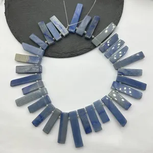 Filo di perle sciolte rettangolari in pietra blu naturale per la creazione di gioielli DIY.