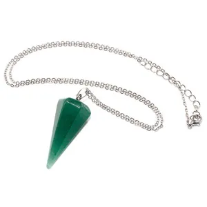 Collana con ciondolo a pendolo prisma esagonale in cristallo verde gioielli di modo