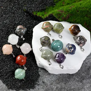 Collana con ciondolo pianeta in pietra naturale, gioielli universo 3D vista principale.