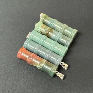 Detailansicht von Naturkristall Achat Bambus Gelenk Anhänger für DIY Halskette Schmuck Zubehör.