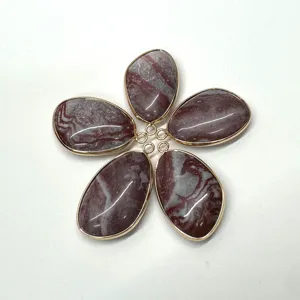 Druppelvormige edelsteen hanger met gouden rand, perfect voor DIY sieraden maken accessoires.
