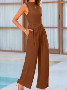 Sleeveless wide-leg jumpsuit detail, loose casual style women's clothing, comfortable fit.