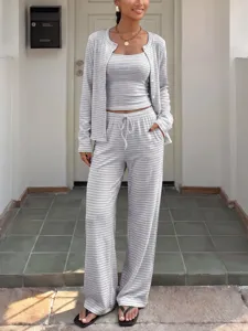 Damen 3-teiliges gestreiftes Lounge-Set, geripptes Cami-Top, Cardigan und Hose.