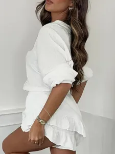 Weißes strukturiertes Langarmhemd und Rüschen-Skort Zweiteiler Set für Damen elegante Freizeit