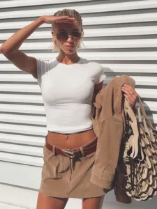Conjunto elegante de chaqueta corta y falda de talle alto de ante estilo retro