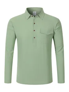 Vue détaillée d'un polo à manches longues pour homme avec poche poitrine et col à revers.