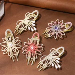 Luxus Strass Große Blume Legierung Haarkralle Clip Glänzender Kristall Künstliche Perle Haarschmuck Für Damen Hinterkopf Haare Styling