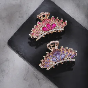 Edle Metall-Kronen-Haarklammer mit glitzernden Strasssteinen, elegantes Haaraccessoire für Frauen.