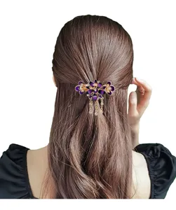 Retro pince à cheveux fleur mauve pompon avec strass pour femmes accessoire de coiffure détail.