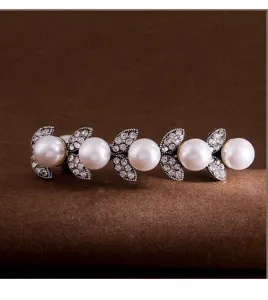 Korean style rhinestone pearl hair clip spring barrette detail view for women hair accessories