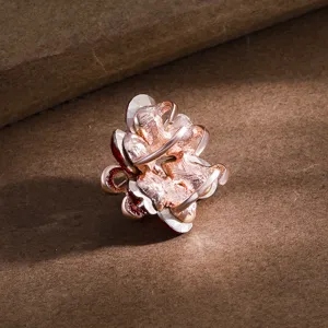 Rose gold metallic flower hair claw clip elegant shark clip for women daily hair styling accessories