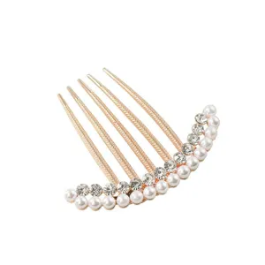 Elegante peine para el cabello en oro rosa con diamantes y perlas para peinados hermosos.