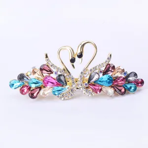 Elegante Doppelschwan Haarspange mit bunten Kristall-Strasssteinen für Damen Mode Accessoire.