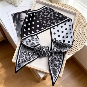 Sciarpa in seta a pois e cachemire nero e bianco elegante accessorio per collo da donna