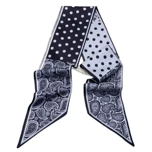 Elegante foulard sottile in seta nera e bianca a pois e fantasia cachemire, nastro da collo chic.