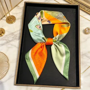 Sommer bunter Ölgemälde Druck Kunstseide quadratischer Schal für Damen eleganter Halstuch