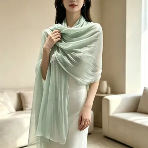 Scialle foulard verde menta brillante da donna, elegante velo trasparente per feste estive.