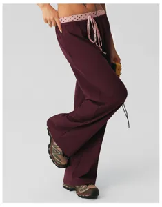 Hoge taille wijde joggingbroek met schattige stipjes tailleband en handig verstelbaar trekkoord.