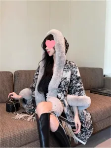 French Retro Faux Mink Fur Collar Thickened Hooded Tassel Cape Coat Women Winter Warm Ink Print Knitted Top Elegant Coat