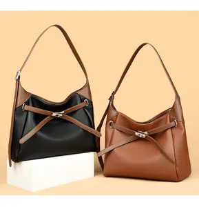 Classic soft leather shoulder bag, large capacity commuter tote for women, stylish design.