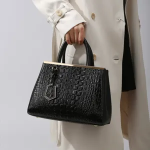 Borsa a mano da donna con stampa coccodrillo, elegante borsa a tracolla in pelle nera.