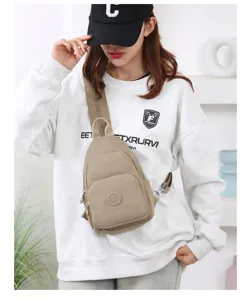 Borsa a tracolla in nylon da donna borsa petto casual viaggio leggero beige zainetto