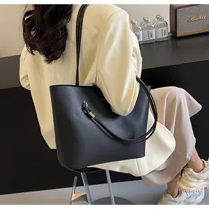 Korean style large capacity casual tote bag, minimalist PU leather shoulder bag for commuting.