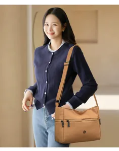 Casual women's Oxford cloth crossbody bag, large capacity travel shoulder bag with multi pockets.