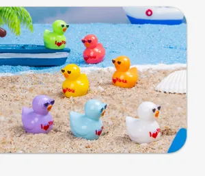 Miniatures de canards en résine mignons avec lunettes de soleil et texte d'amour pour déco.