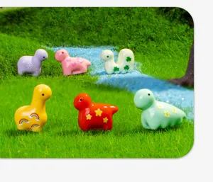 Mini figurine di dinosauri in resina stampata colorata per decorazioni fai da te.