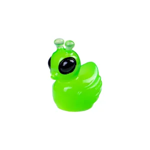 Kreative 3D Alien kleine Ente Mini Harz Handwerk niedlicher Charm fuer DIY Dekoration
