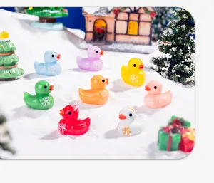 Mini canards en résine avec flocons pour décoration de bureau et accessoires de micro-paysage.