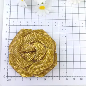 Broche pince a chaussures rose strass doree fleur multicouche accessoire mode chic