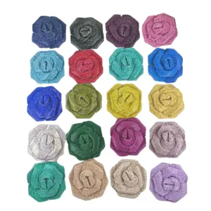 Accessoires de fleurs de rose multicouches en strass éblouissants pour chaussures et sacs.