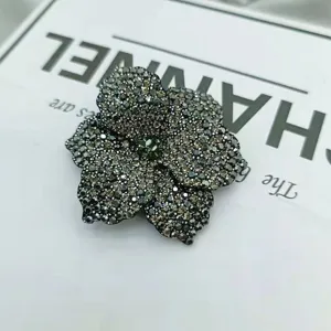 Broche fleur de camélia en cristal strass scintillants élégant vêtement rétro