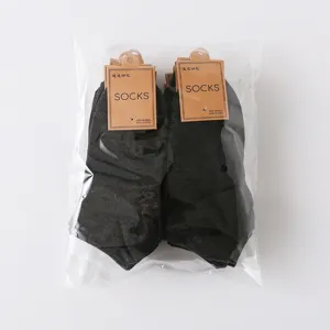 Chaussettes invisibles unies pour hommes, courtes en coton confortables pour le quotidien.