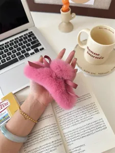 Pince à cheveux en peluche rose avec ruban, grande pince requin en fausse fourrure pour hiver.
